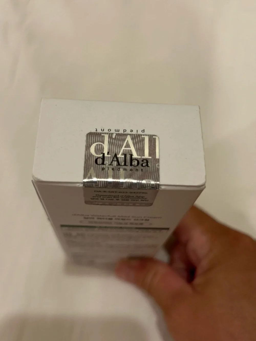 d'Alba UV Essence Mild Sun Cream - White with Green Accents